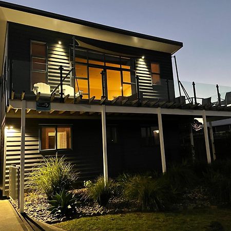 Oceans 8 - Mangawhai Heads Holiday Home Buitenkant foto