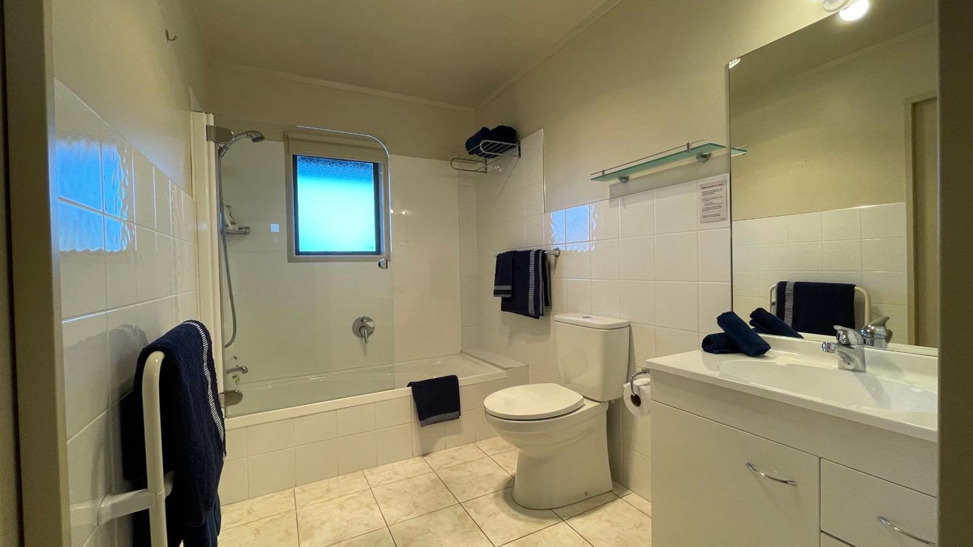 Oceans 8 - Mangawhai Heads Holiday Home Buitenkant foto