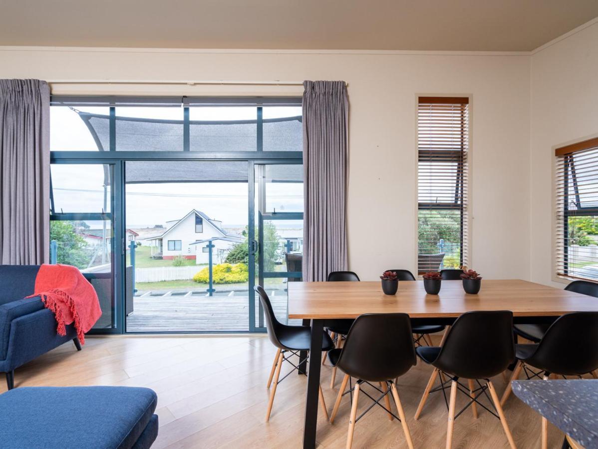Oceans 8 - Mangawhai Heads Holiday Home Buitenkant foto